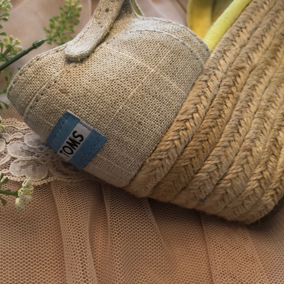 TOMS Yellow Espadrilles Wedges W 9.5 - Picture 8 of 8